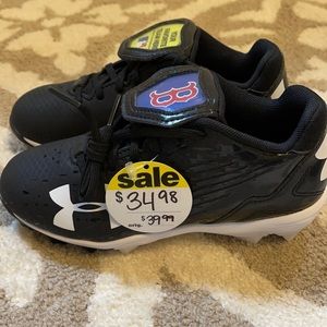 Boys under armour baseball cleats